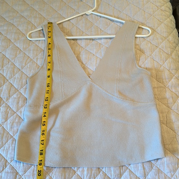 Banana Republic Factory Cropped Sweater Tank -- Size M - Picture 5 of 7